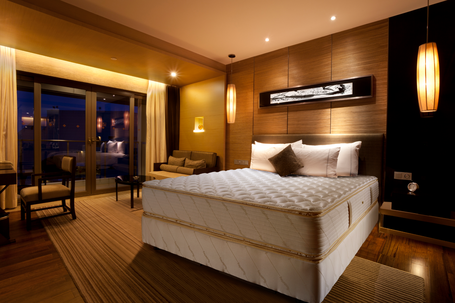 Deluxe Suite II (Hotel Beds Collection)